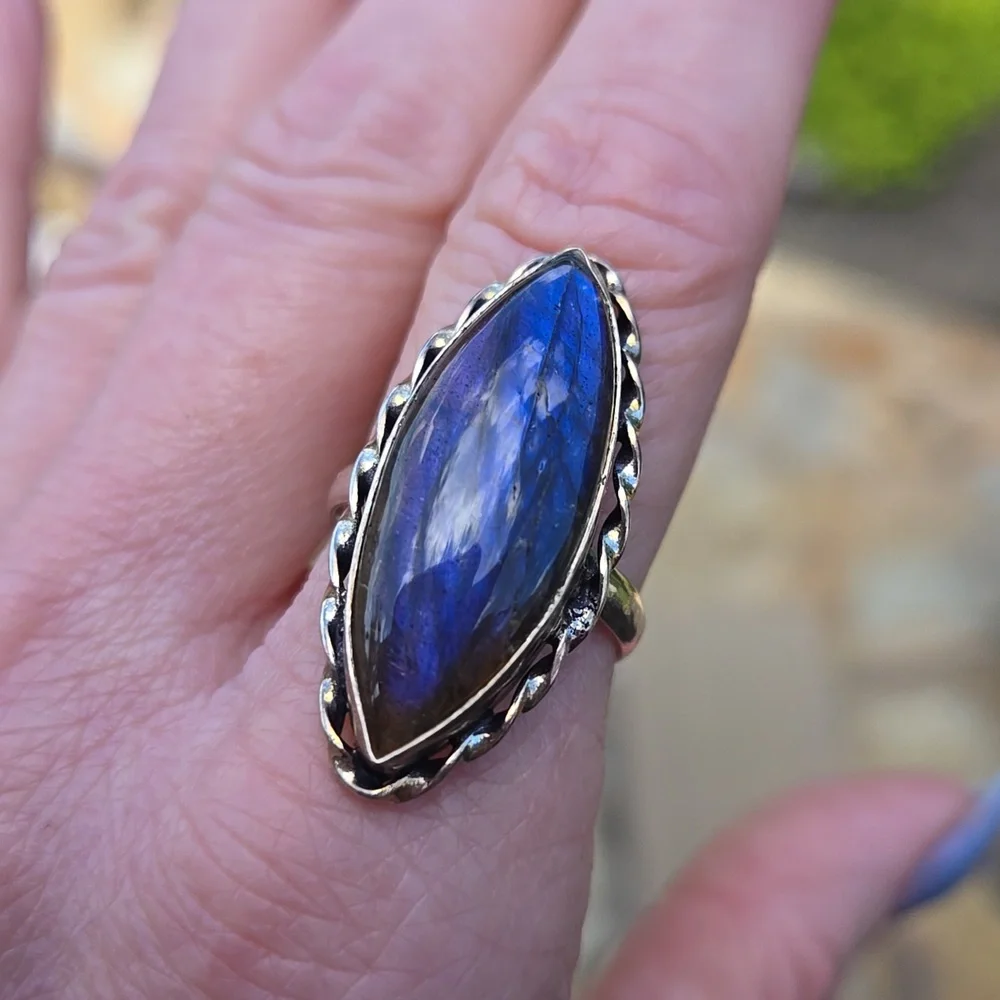 Labradorite Ring - Picture 7 of 7